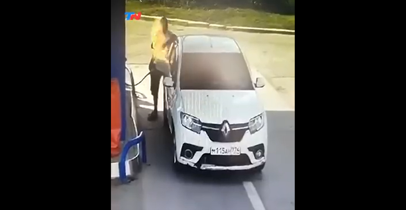Incendio auto Rusia