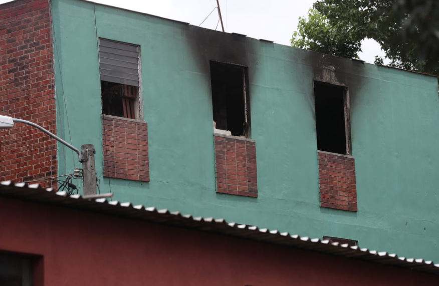 Apartamento en el que murieron siete personas en un incendio en la zona 7 de Mixco. (Foto Prensa Libre: Erick Ávila) 