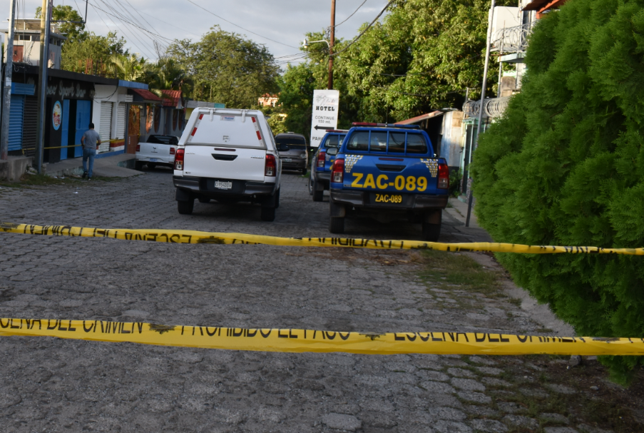 Dos hermanas mueren atacadas a balazos cuando estaban en un expendio de licor en Teculután