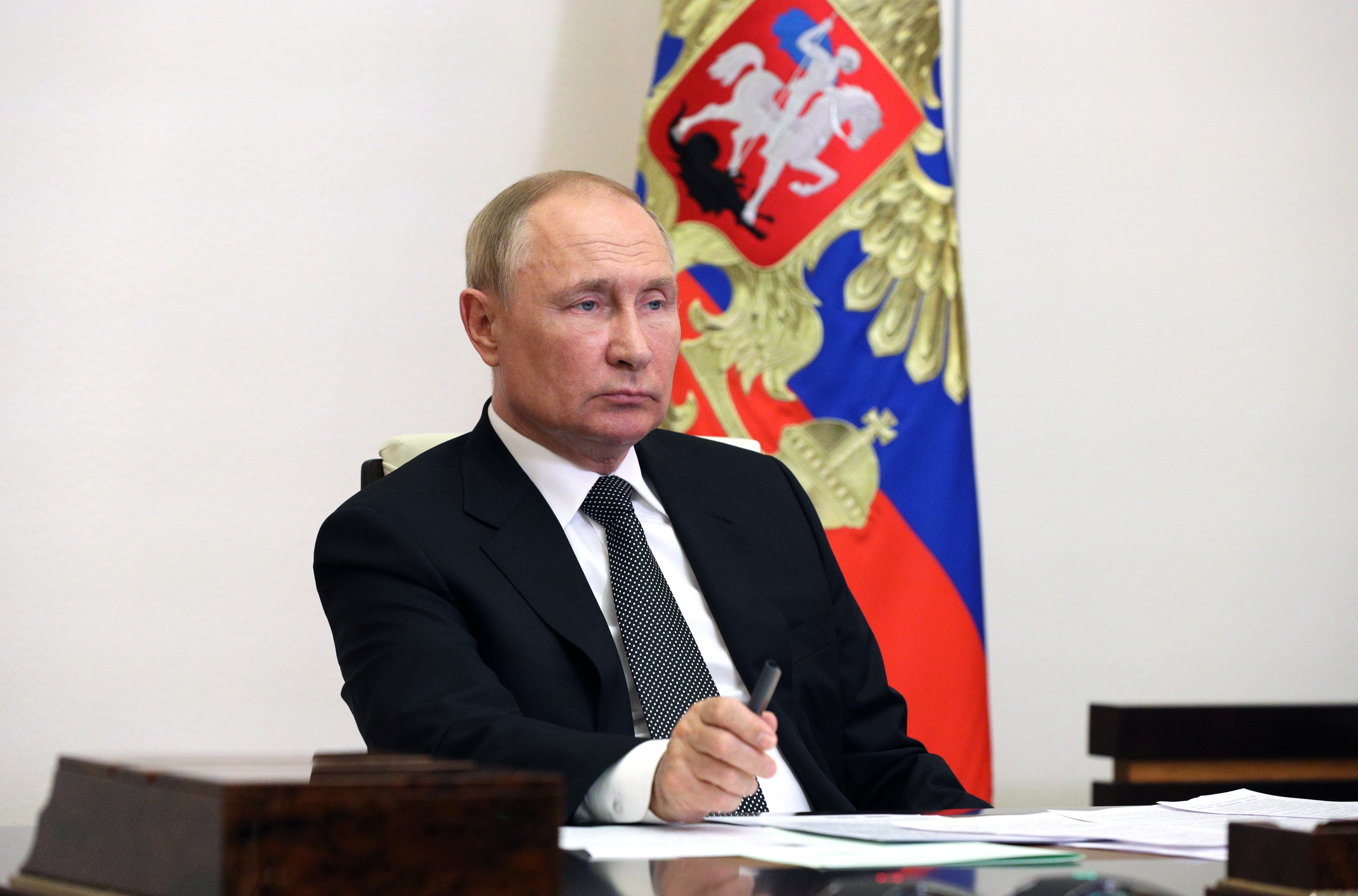 El presidente ruso, Vladimir Putin, durante una reunión virtual este lunes 16 de agosto. (Foto Prensa Libre: EFE)