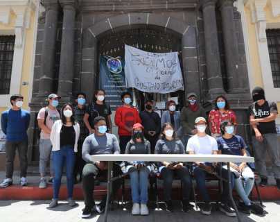 Estudiantes de la Usac ocupan instalaciones de Los Arcos, en zona 13, en rechazo a la elección de Walter Mazariegos como rector