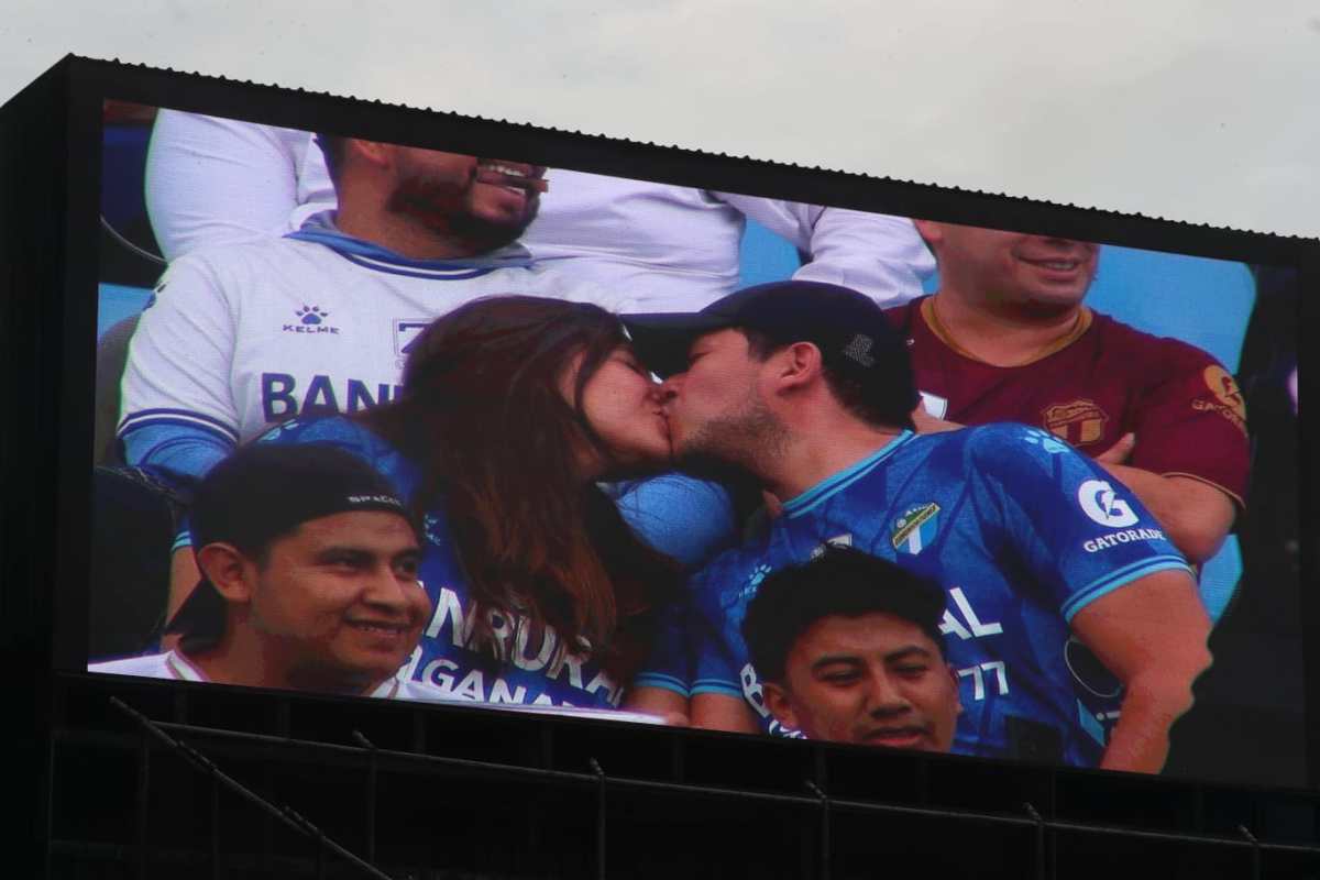 Comunicaciones estrena la “Kiss Cam” con sus aficionados en la previa del juego contra Diriangén