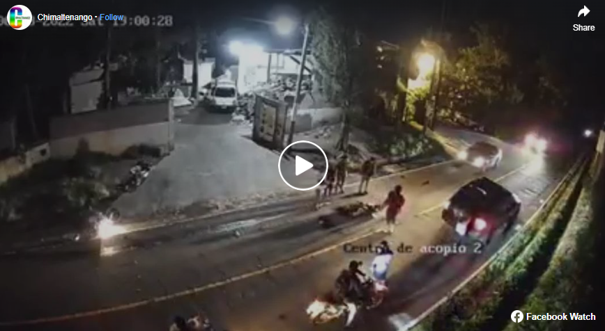 Las cámaras de seguridad muestran el momento exacto del accidente en Ciudad Vieja. Fotografía: Redes sociales.