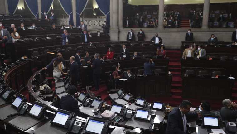 Diputados tenía previsto discutir el futuro de la iniciativa 6076 y Ley contra la Ciberdelincuencia, pero no lo lograron. (Foto Prensa Libre: María José Bonilla)