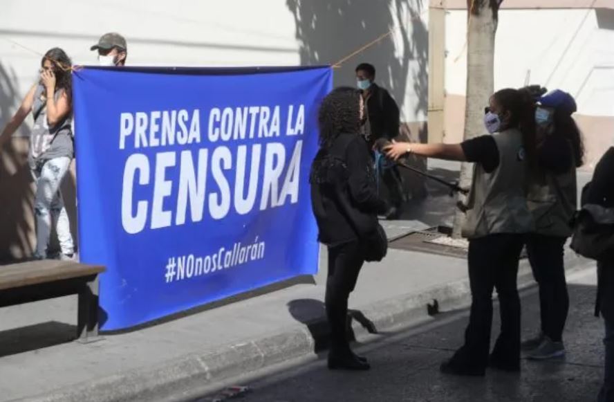 APG dice que normativas pretenden censurar a medios y criminalizar las protestas. (Foto Prensa Libre: Érick Ávila)