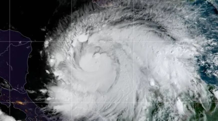 Un enorme huracán golpeará la Tierra, afirma supuesto "viajero del tiempo". (Foto referencial:  Centro Nacional de Huracanes)