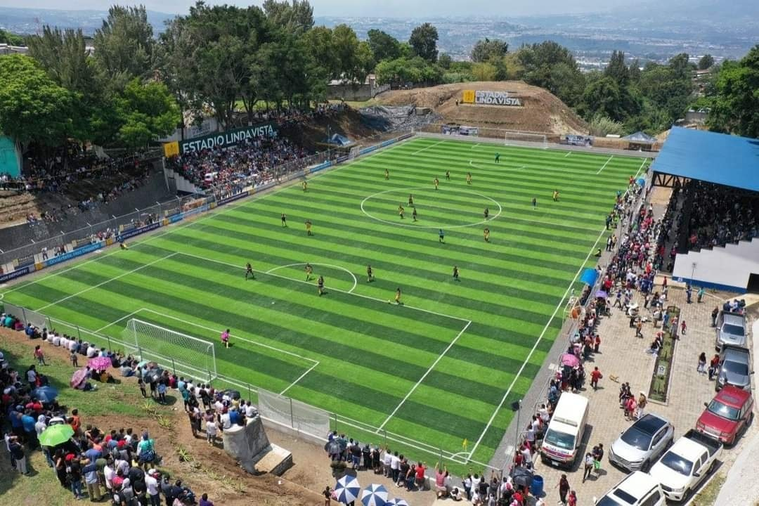 Imagen del estadio en su inauguración. Foto Prensa Libre (Noti Linda Vista Villa Nueva)