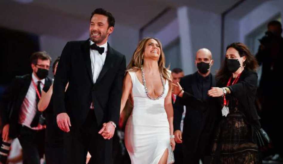 Jennifer López y Ben Affleck se casaron en una historia que parecía llena de amor y pasión.  (Foto Prensa Libre: AFP) 