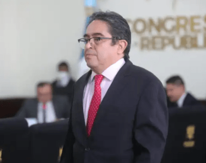 Exprocurador de los Derechos Humanos, Jordán Rodas, salió de Guatemala rumbo a El Salvador