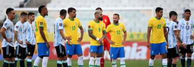 Brasil y Argentina ya no repondrán el encuentro que había quedado pendiente por las eliminatorias de la Conmebol. (Foto Prensa Libre: AFP)