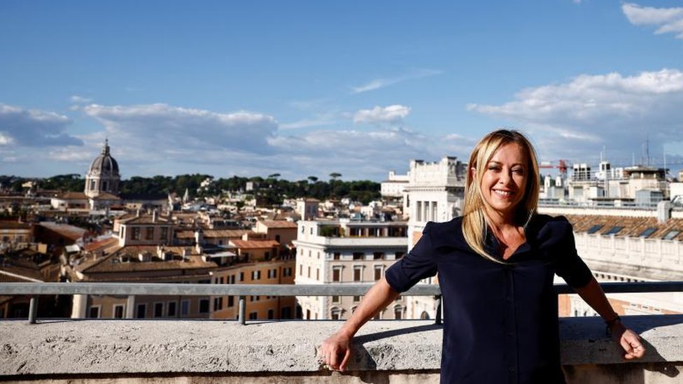 Giorgia Meloni, la controvertida política de extrema derecha en curso de convertirse en la primera mujer en gobernar Italia