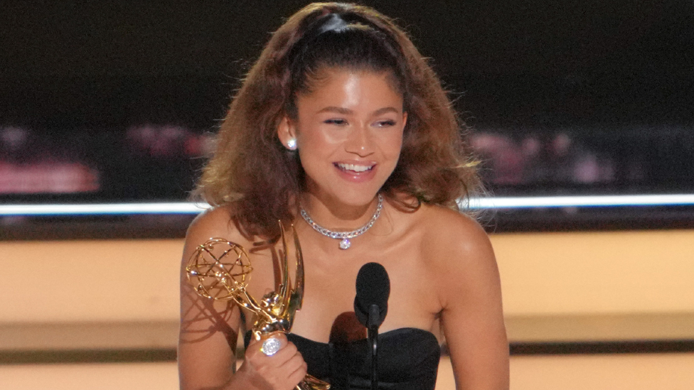 Zendaya ganó el lunes su segundo Emmy como mejor actriz protagónica de una serie dramática. (GETTY IMAGES)