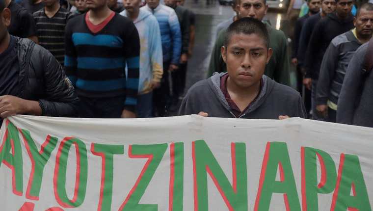 Ocho años más tarde, el caso Ayotzinapa sigue pendiente de que se haga justicia. (GETTY IMAGES)

