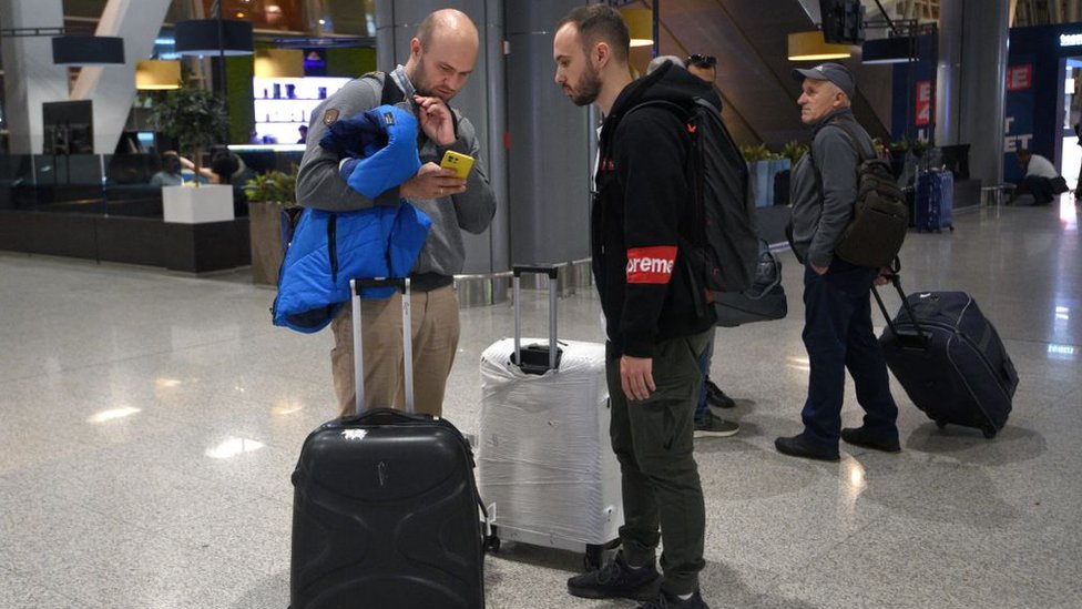 Pasajeros en el aeropuerto de Ereván, Armenia. (GETTY IMAGES)