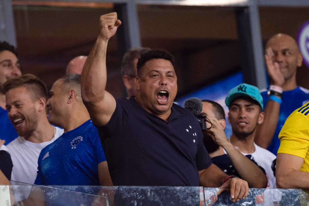 ¡Una fiesta! Ronaldo y la locura por el ascenso de Cruzeiro a la primera división de Brasil