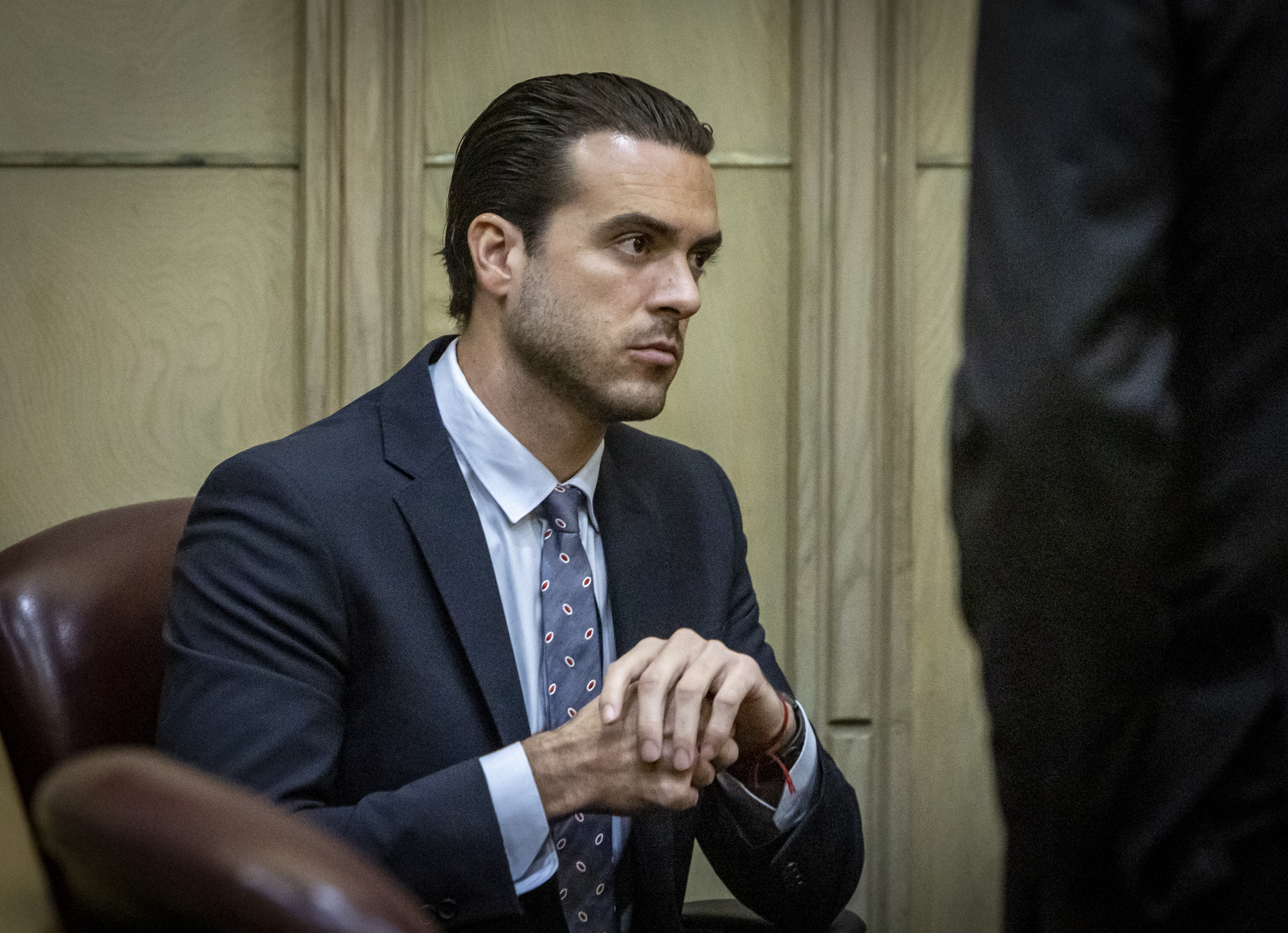 USA356. MIAMI (ESTADOS UNIDOS), 23/09/2022.- El actor mexicano Pablo Lyle asiste a la primera audiencia oral de su juicio hoy, en Miami, Florida (Estados Unidos). Los abogados del actor mexicano Pablo Lyle, que es juzgado en Miami por la muerte del cubano Juan Ricardo Hernández, de 63 años, a quien propinó en 2019 un puñetazo en una discusión de tráfico en Miami, alegaron este viernes que el golpe fue su reacción a una situación de "pánico". EFE/ José A. Iglesias/ POOL