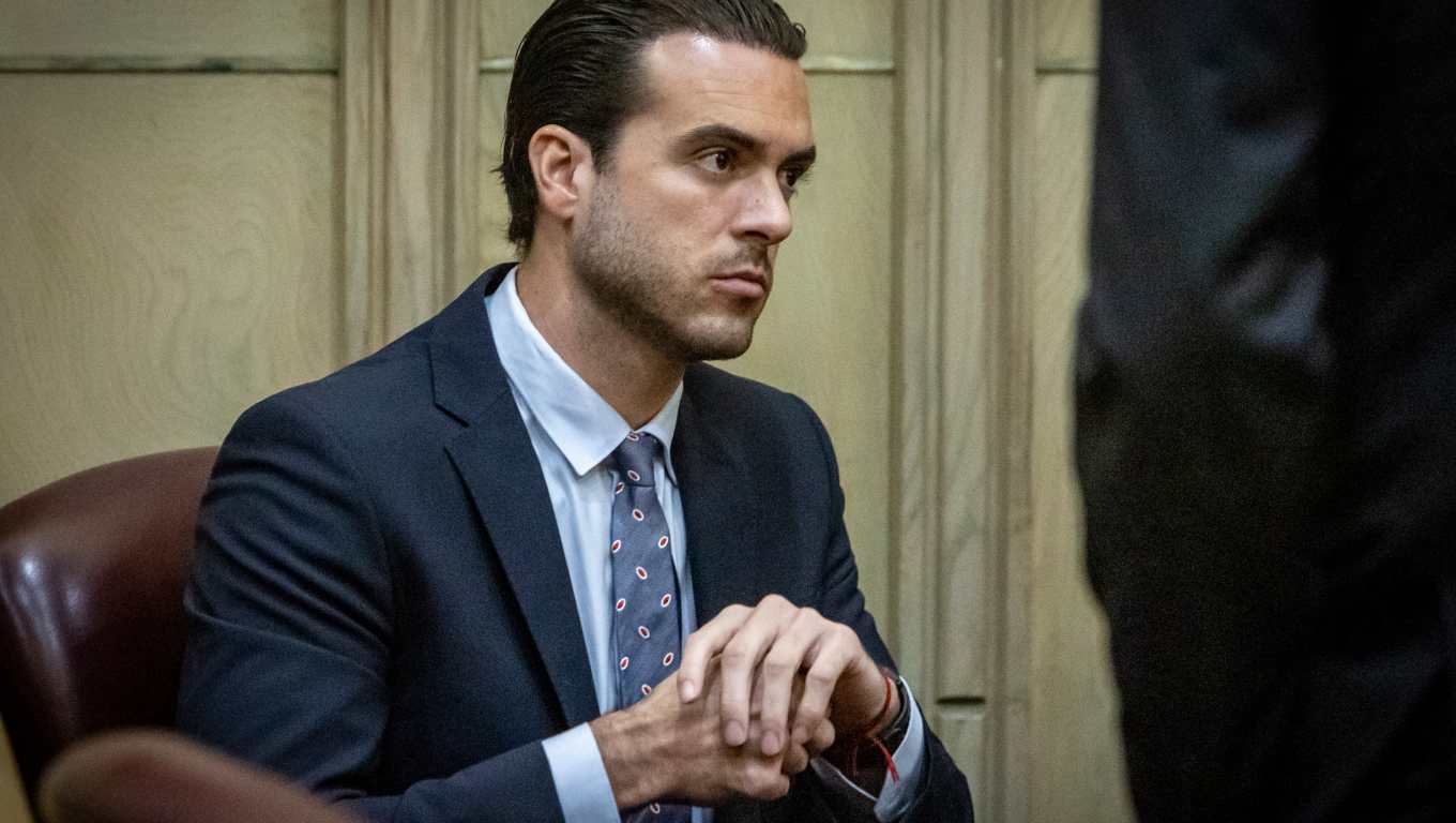 USA356. MIAMI (ESTADOS UNIDOS), 23/09/2022.- El actor mexicano Pablo Lyle asiste a la primera audiencia oral de su juicio hoy, en Miami, Florida (Estados Unidos). Los abogados del actor mexicano Pablo Lyle, que es juzgado en Miami por la muerte del cubano Juan Ricardo Hernández, de 63 años, a quien propinó en 2019 un puñetazo en una discusión de tráfico en Miami, alegaron este viernes que el golpe fue su reacción a una situación de "pánico". EFE/ José A. Iglesias/ POOL