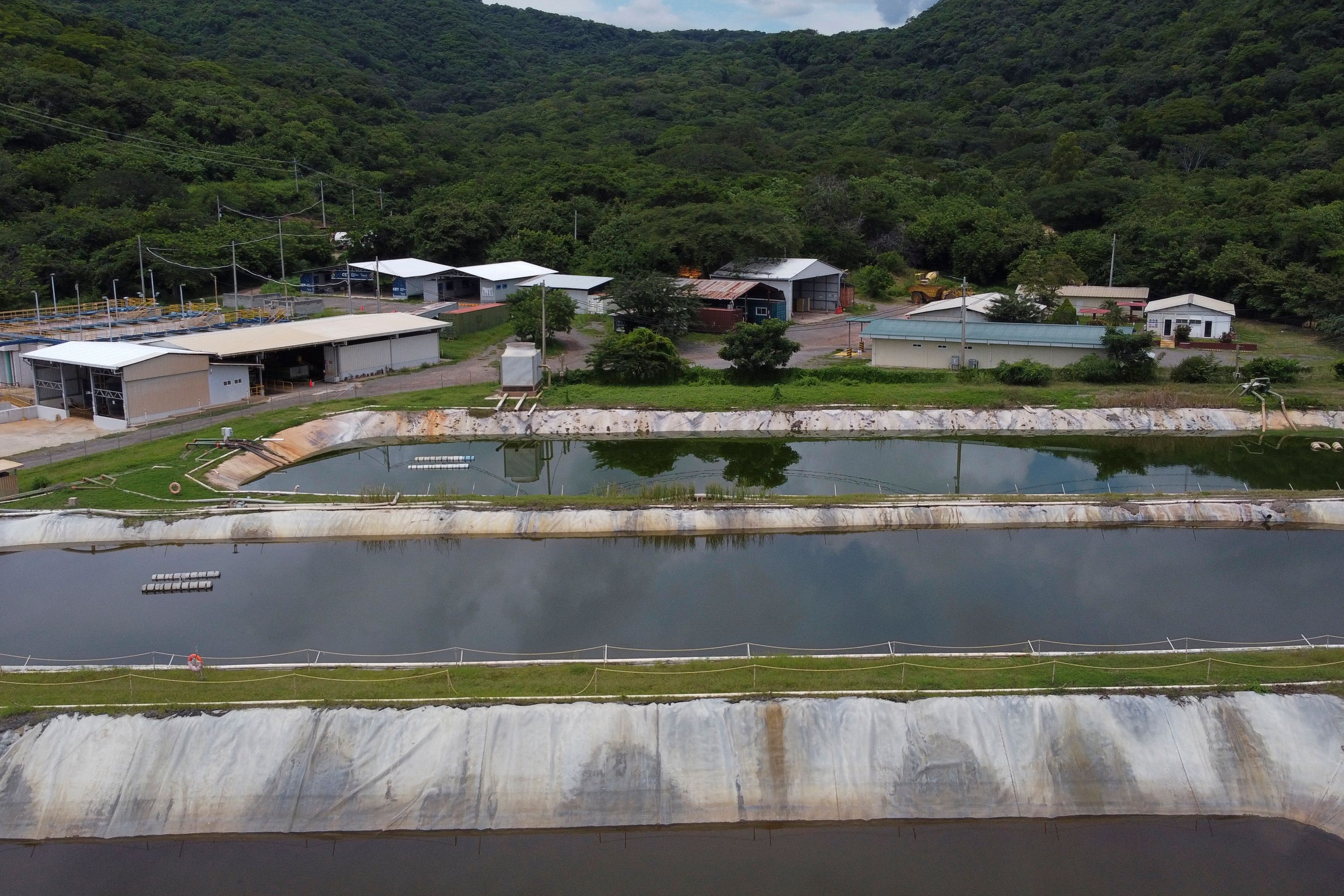 Vista de las instalaciones del proyecto minero Cerro Blanco en Asunción Mita, Jutiapa. El 18 de septiembre habitantes de ese municipio rechazaron en consulta comunitaria la operación de proyectos mineros en su territorio. (Foto Prensa Libre: AFP).