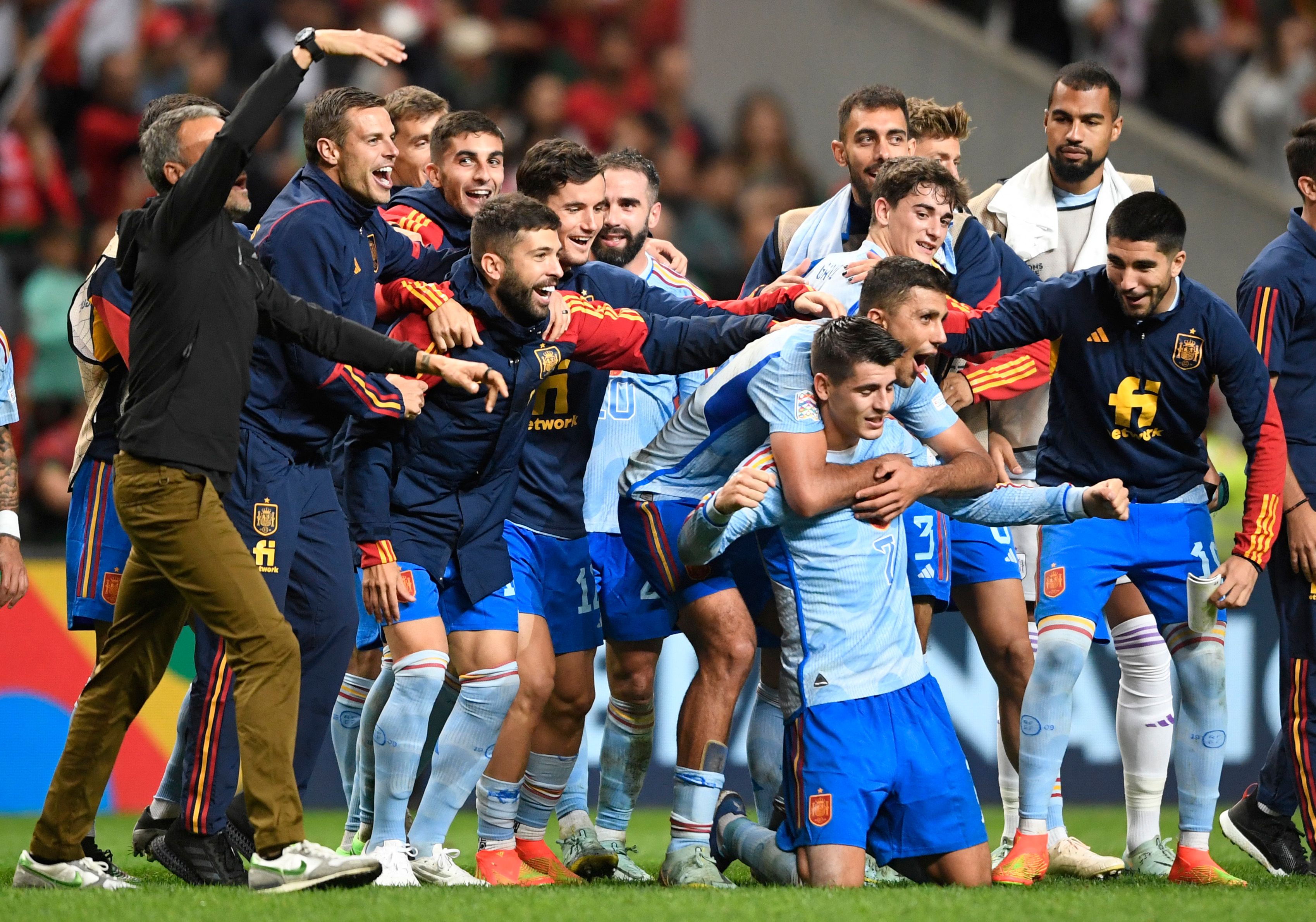 España no jugó su mejor partido pero con un solo gol logró dejar sin Nations League a la Portugal de CR7. (Foto Prensa Libre: AFP)