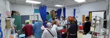 Las víctimas son atendidas en el Hospital Nacional de Chimaltenango. (Foto: CBMD)