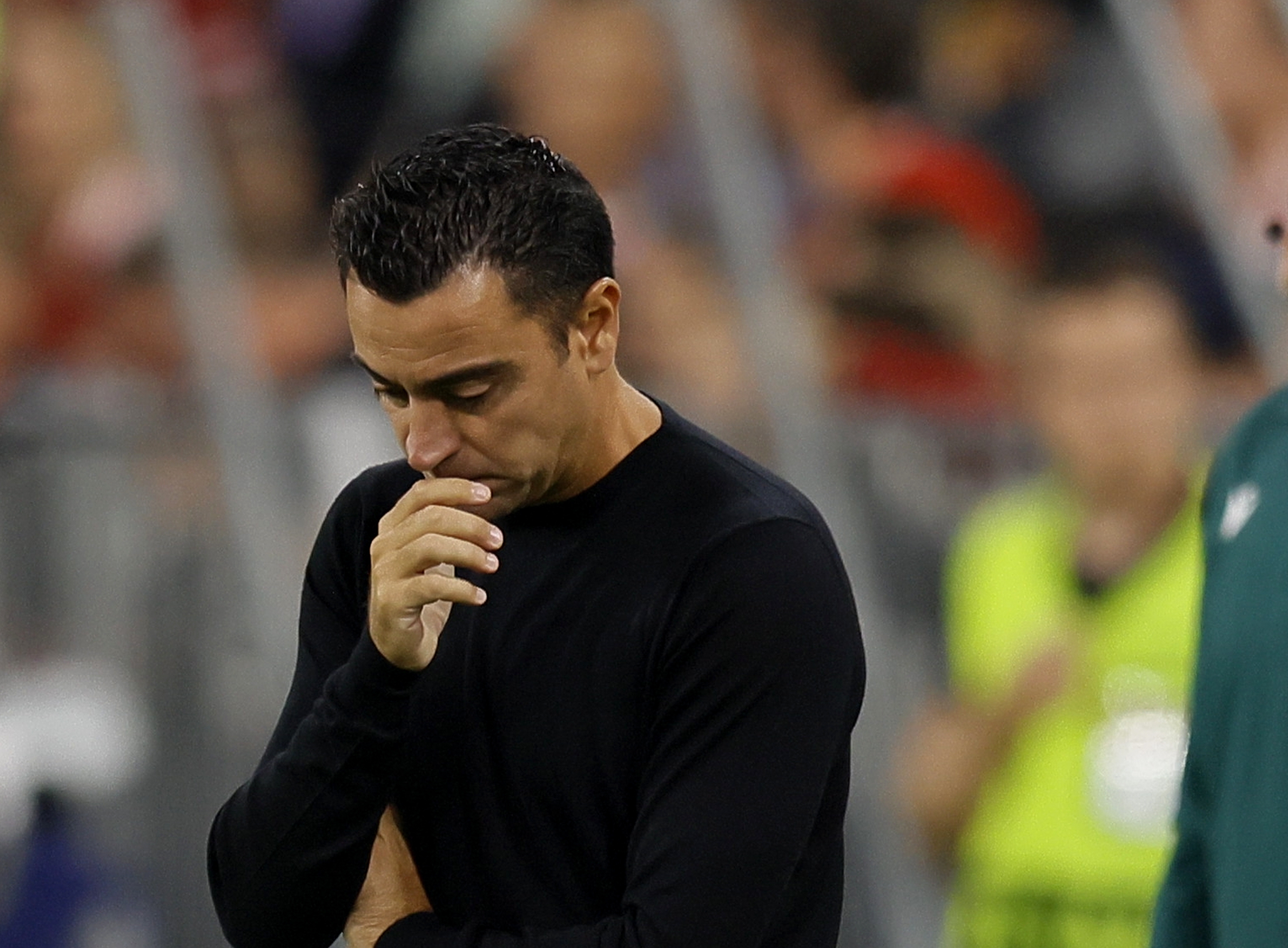 Xavi Hernández no pudo redireccionar a su equipo para buscar al menos el empate. (Foto Prensa Libre: EFE)