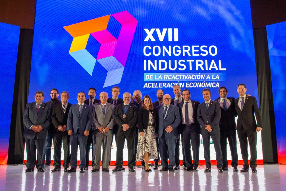 Congreso Industrial cierra con reconocimientos y por primera vez se galardona al emprendimiento del año