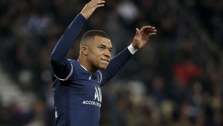 El goleador francés no se quedó callado ante las declaraciones del hermano de su compañero en selección. (Foto Prensa Libre: AFP)