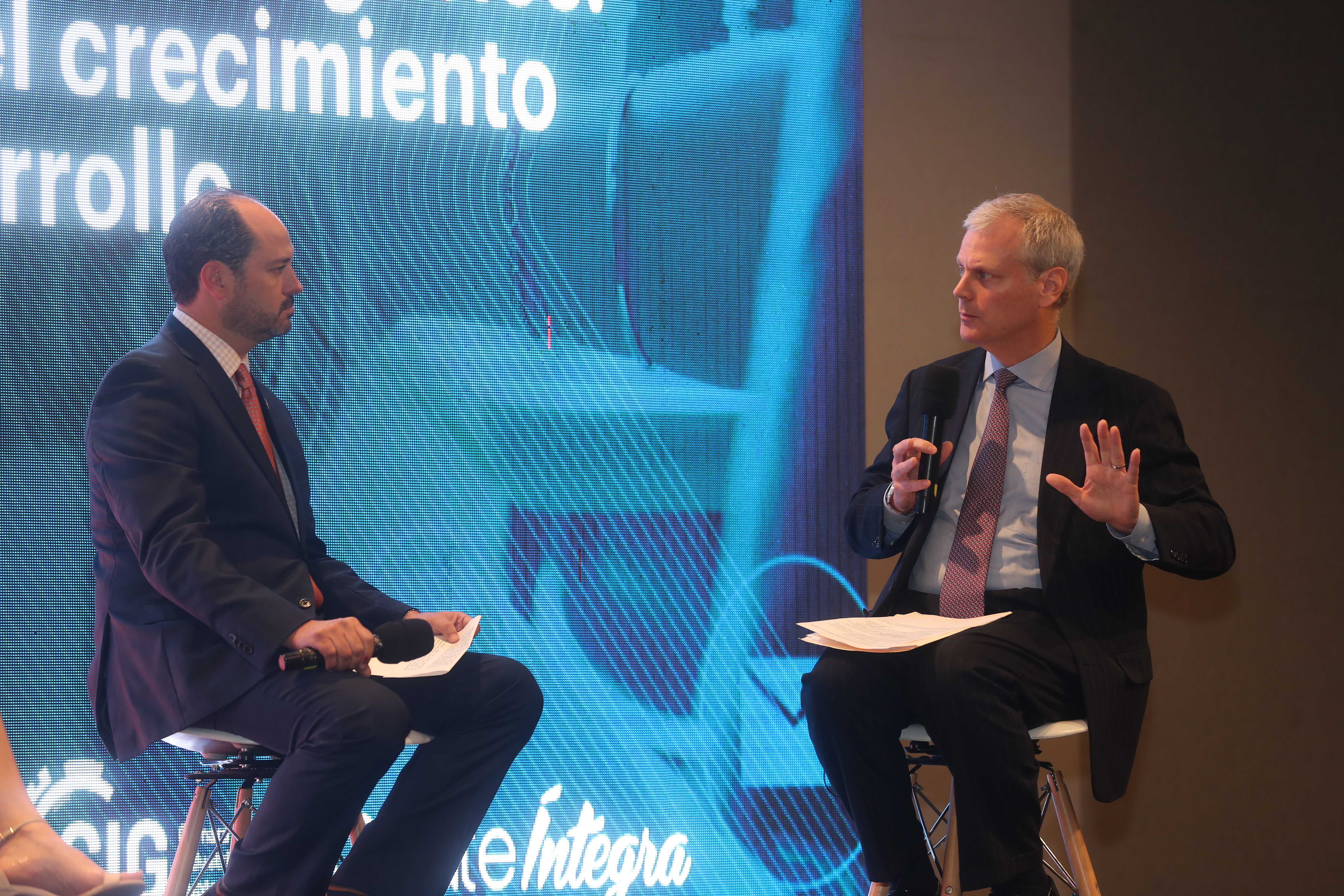 Eric Farnsworth: “El éxito para el sector privado es que no sea relacionado con esa corrupción”