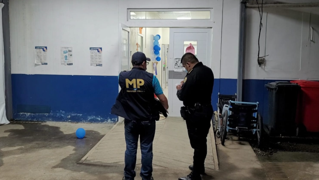 Los detalles de cómo fue el robo y amenazas a usuarios por parte de hombres armados en Hospital Nacional de Mazatenango