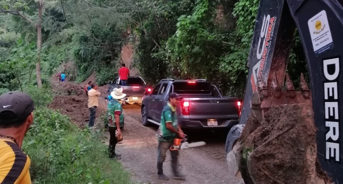 Cierran tramo de la RN – 19 en Sansare, El Progreso, por incidentes causados por la lluvia
