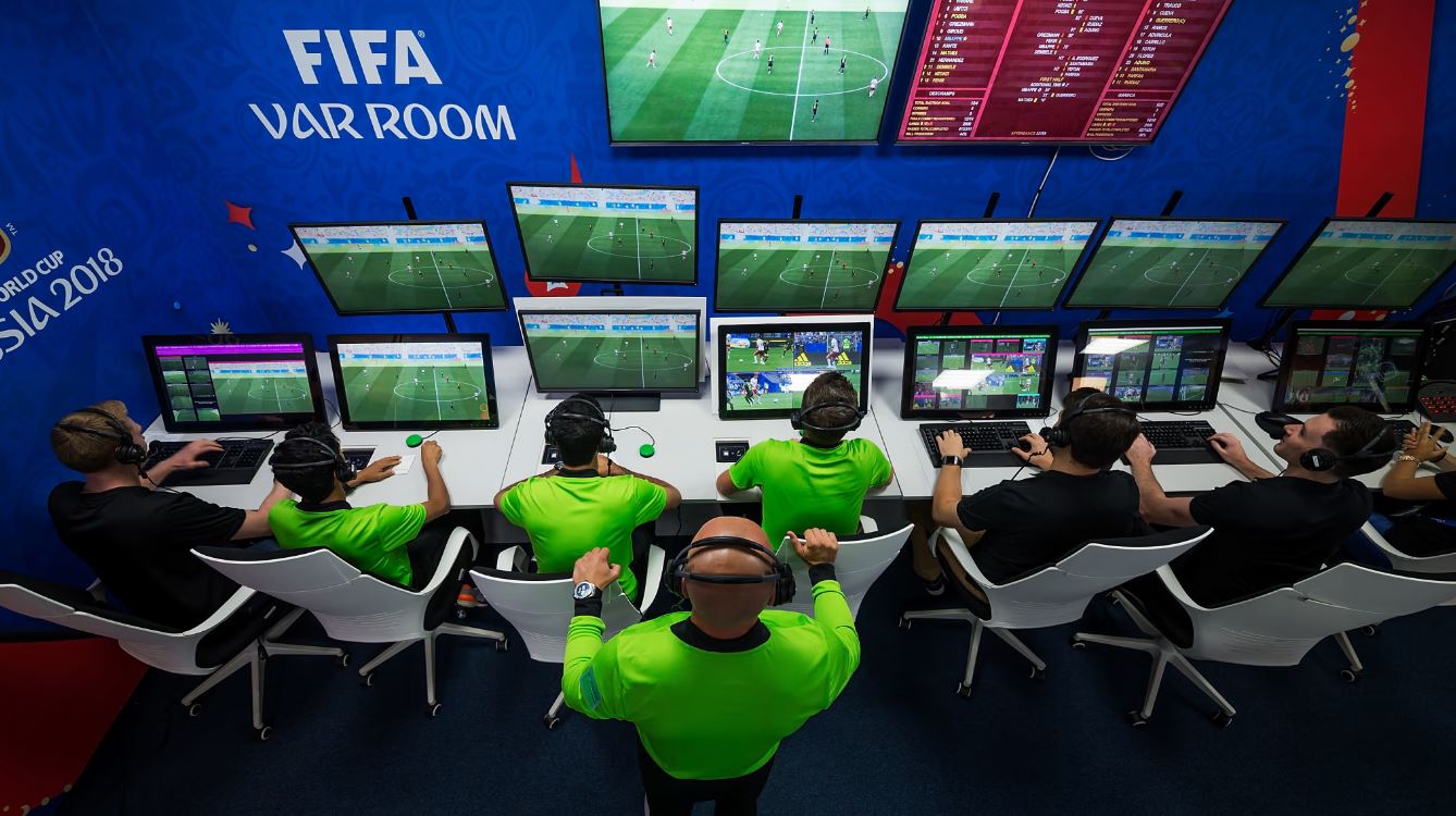 El Video Arbitraje se empezó a utilizar justo antes del Mundial de Rusia 2018. (Foto Prensa Libre: FIFA.COM)