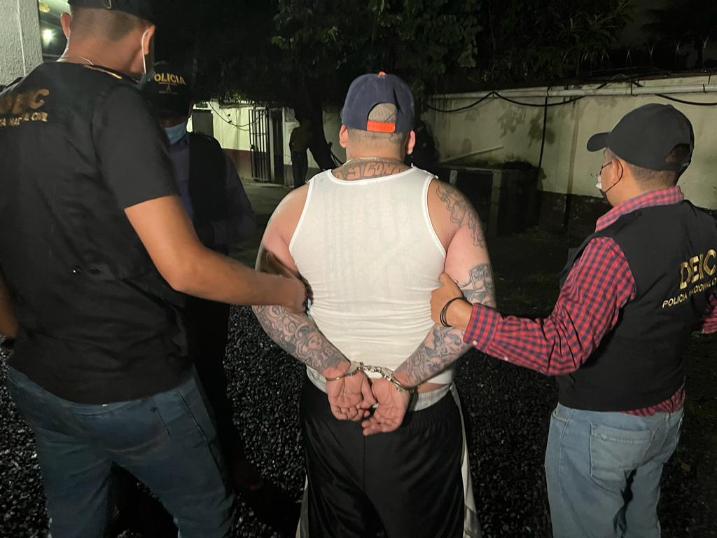 Agentes de la PNC arrestaron a Mynor Geovany Valdez Pineda, alias "Little Gasper" en zona 5 de Villa Nueva.