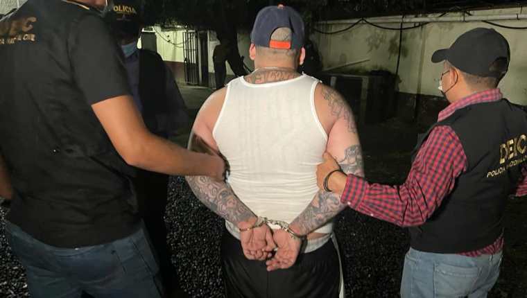 Agentes de la PNC arrestaron a Mynor Geovany Valdez Pineda, alias "Little Gasper" en zona 5 de Villa Nueva.