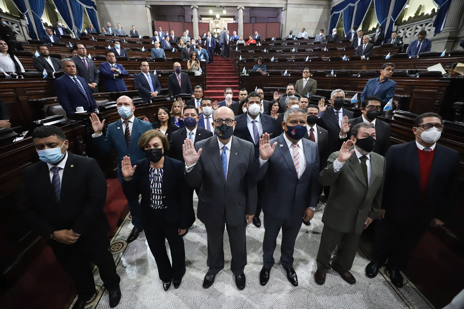 La Comisión de Postulación para CGC fue juramentada por el Congreso a 22 días que venza el periodo del actual Contralor. Fotografía: Congreso. 