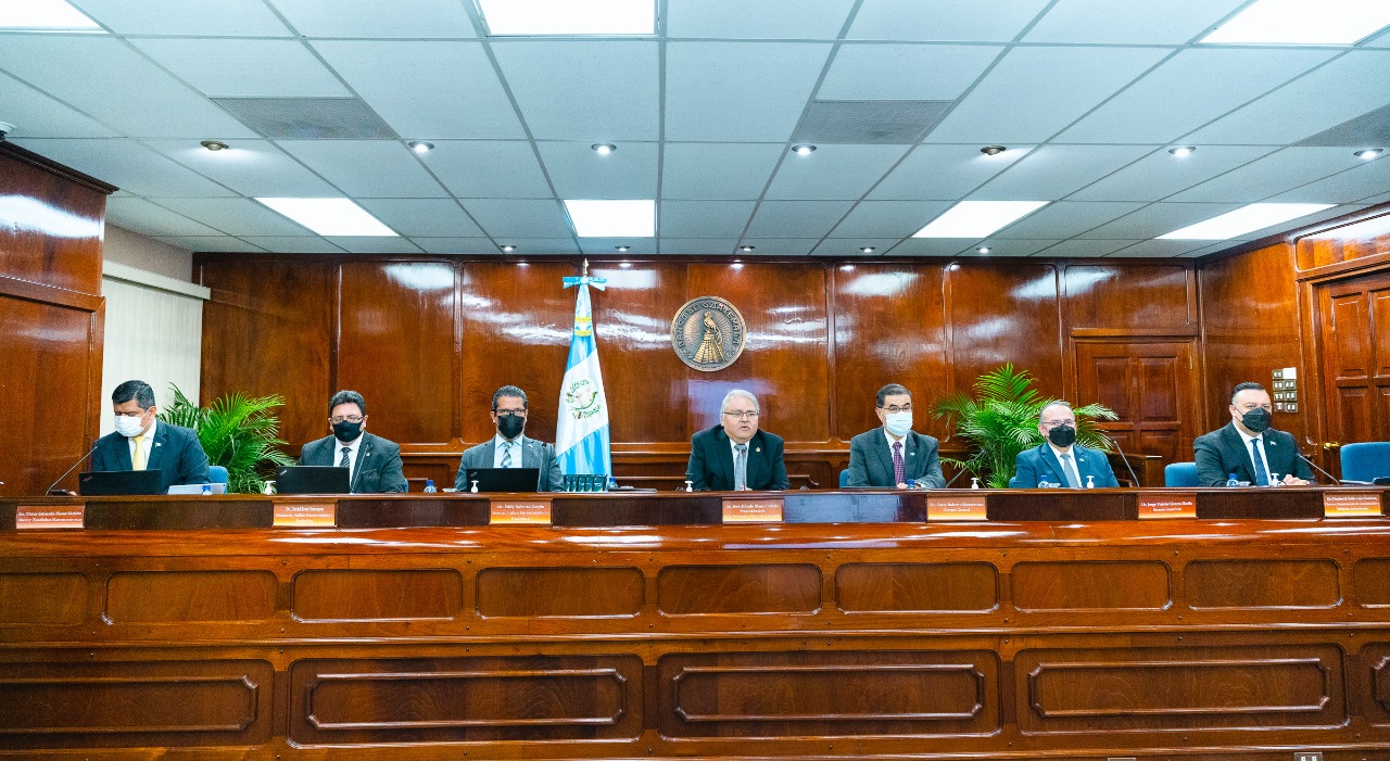 La Junta Monetaria anunció en conferencia de prensa su decisión de aumentar el nivel de la tasa de interés líder de política monetaria en 25 puntos básicos, por lo que pasó de 2.75% a 3%. (Foto Prensa Libre: cortesía Banguat).