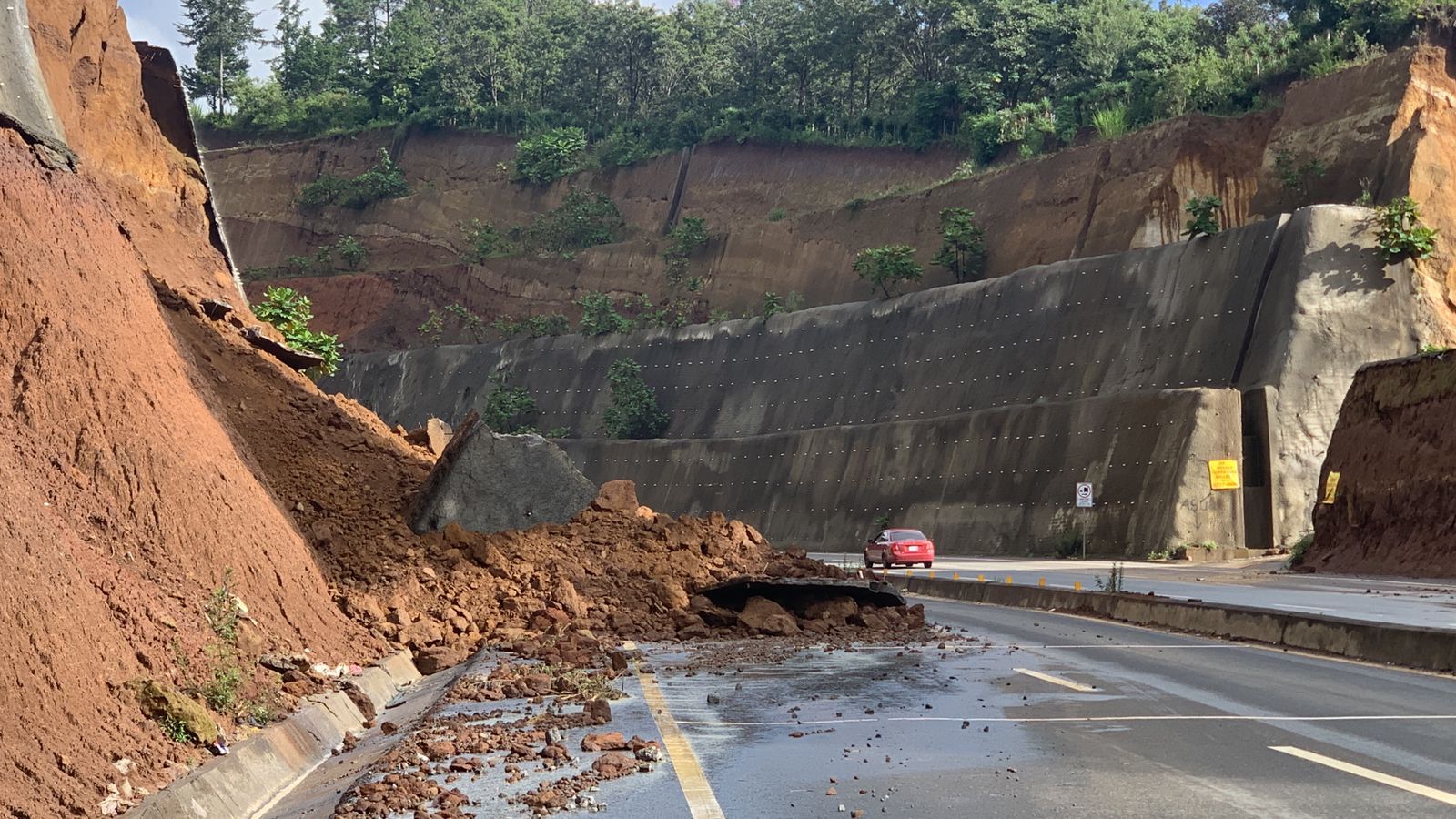 Libramiento de Chimaltenango: Derrumbes continúan afectando la ruta Interamericana