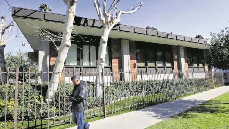 Este es el edificio que alberga el consulado de Guatemala en Los Ángeles, California. (Foto Prensa Libre: Hemeroteca PL)