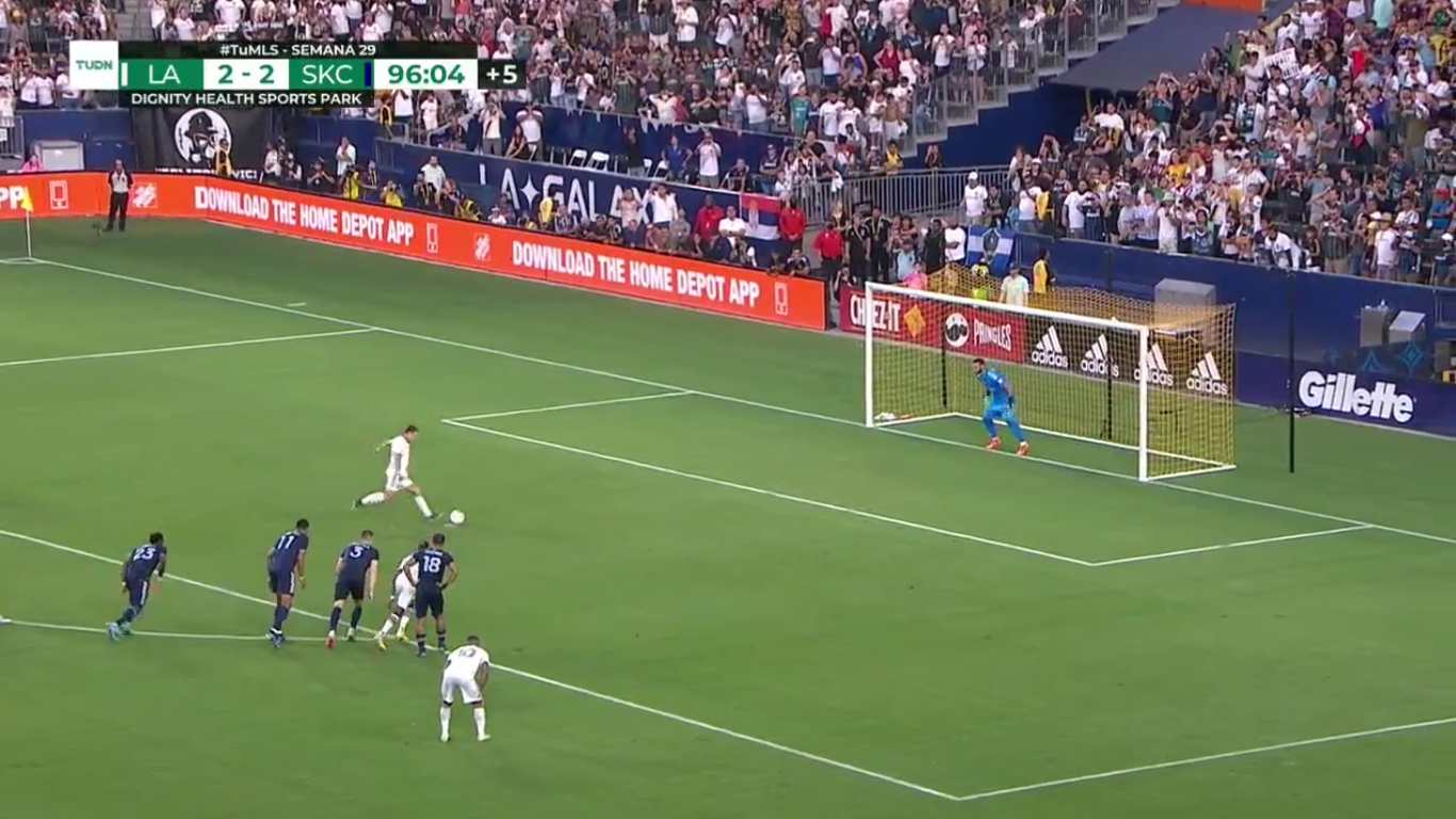 Javier el 'Chicharito' Hernández falló un penal que pudo ser la victoria de su equipo. Foto Prensa Libre (MLS)