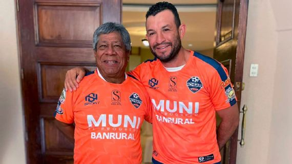 El técnico hondureño Ramón Maradiaga fue presentado con Achuapa este domingo