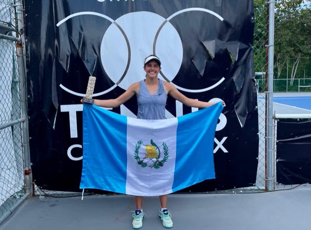 La tenista guatemalteca Gabriela Rivera consigue histórico título en Cancún