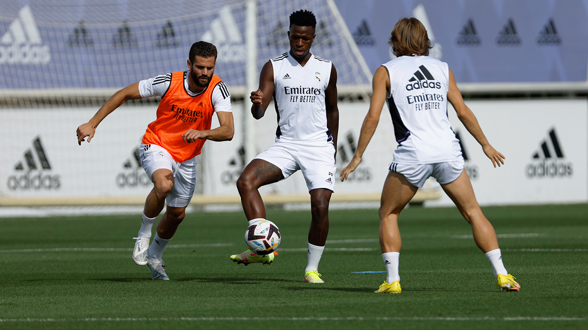 Entrenamiento del Real Madrid durante este viernes. (Foto Prensa Libre: Twitter Real Madrid)
