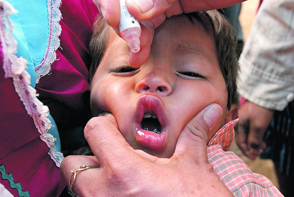 Las coberturas de vacunación contra la polio en la población infantil no superan el 80 por ciento, cuando el ideal es 95. (Foto Prensa Libre: Hemeroteca PL)