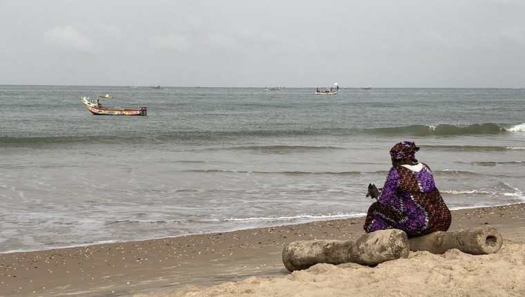 Mariama Diouf frente al mar. Efrem Gebreab - BBC