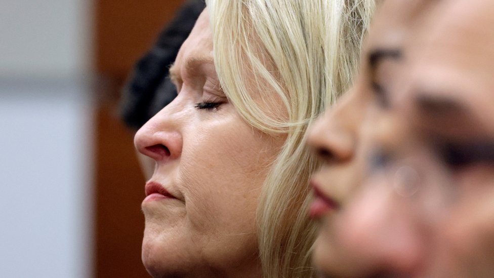 Los rostros de los familiares de las víctimas mostraban su dolor a medida que la juez leía los 17 cargos en contra de Cruz.