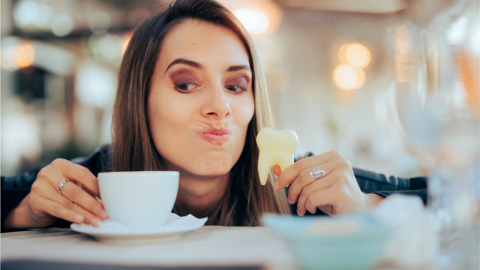 Tomar café o cuidar los dientes para que no se manchen: ¿una dicotomía real o falsa? Getty Images