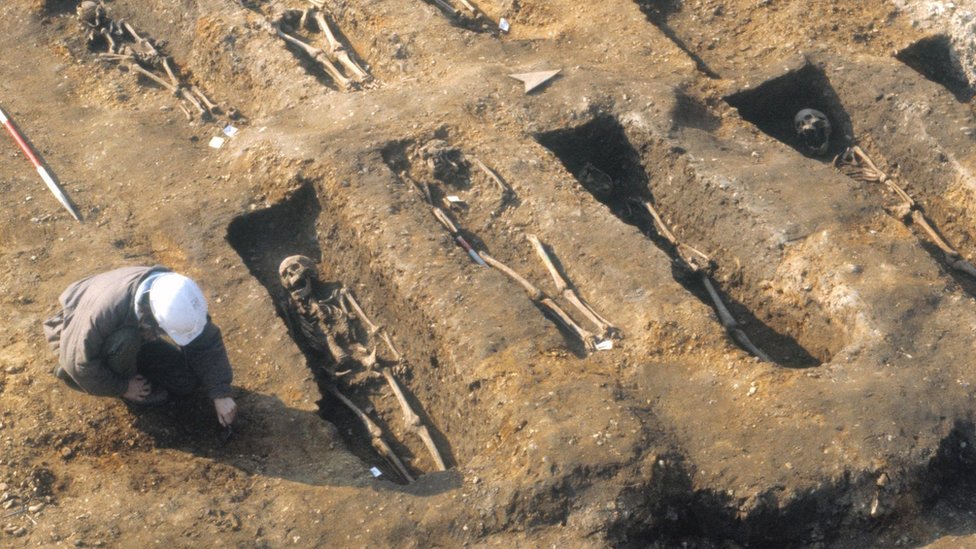 En el análisis genético se utilizaron restos humanos de los pozos de peste en Londres.
