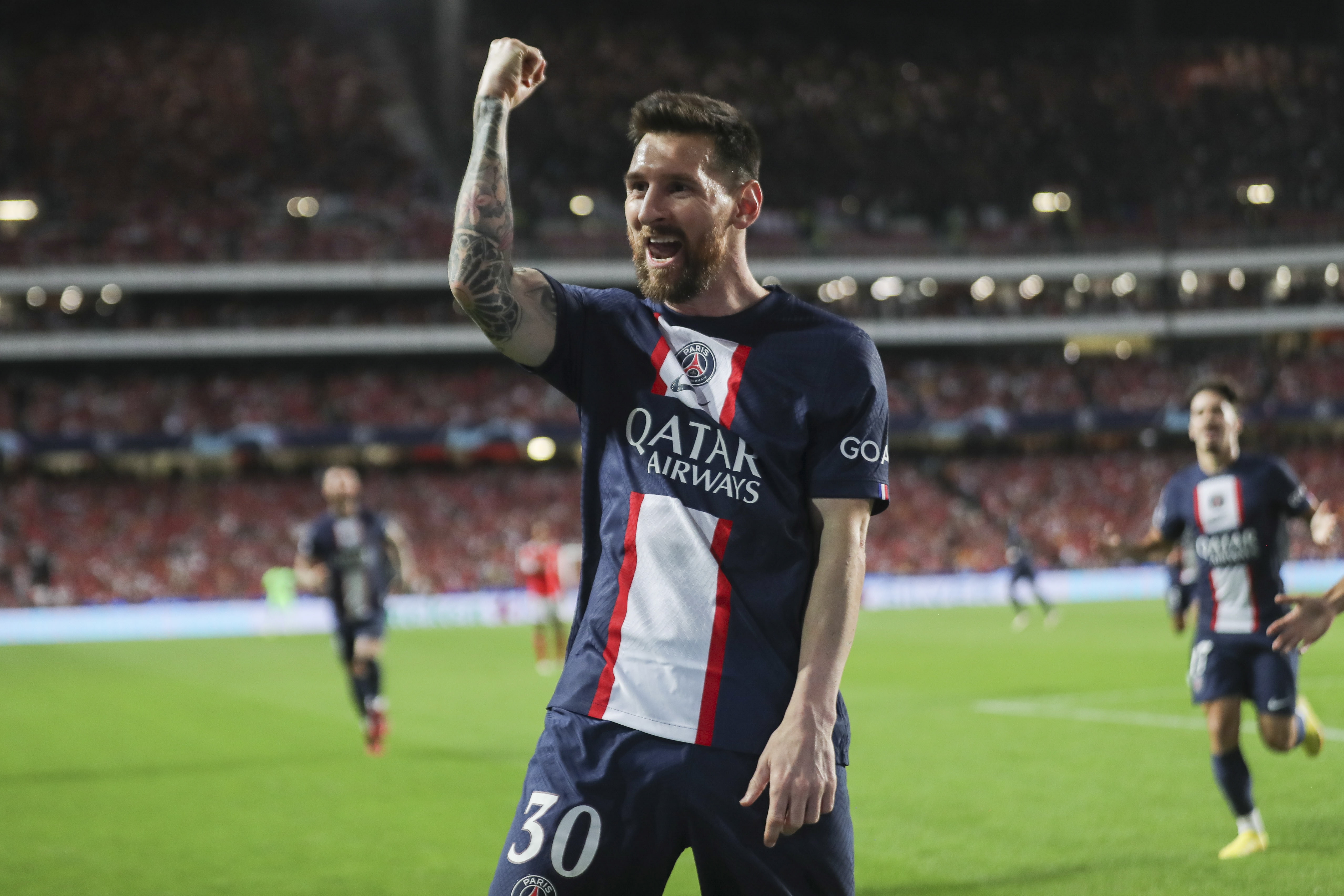 Lionel Messi festejó eufórico el gol del PSG. (Foto Prensa Libre: EFE)