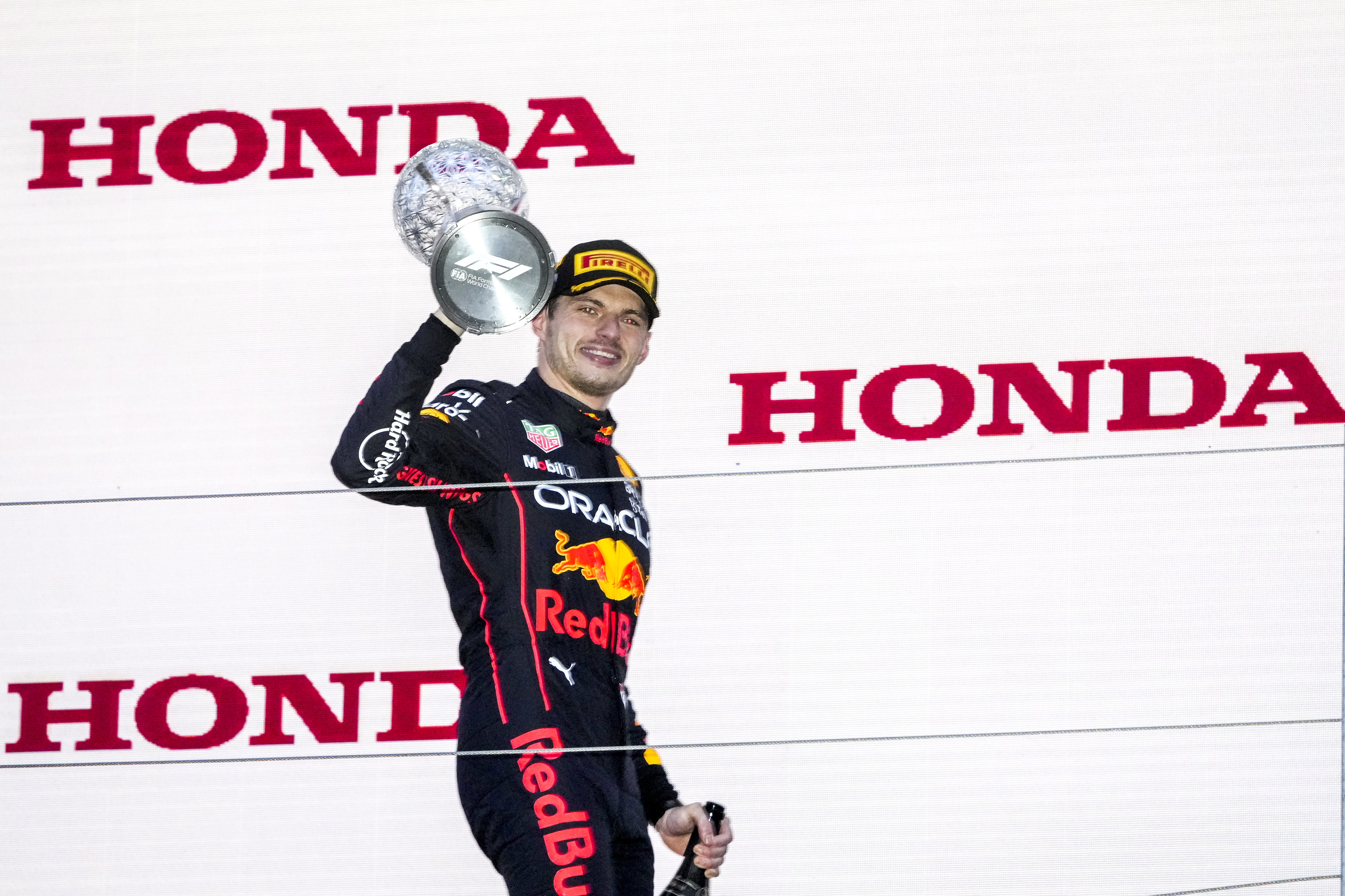 El piloto neerlandés Max Verstappen se consagró campeón de la F1 este domingo en Japón. Foto Prensa Libre (EFE)