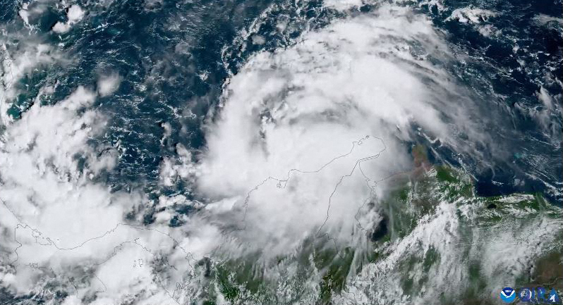 Imagen satelital de la tormenta tropical Julia sobre la costa norte de Colombia. (Foto Prensa Libre. AFP)