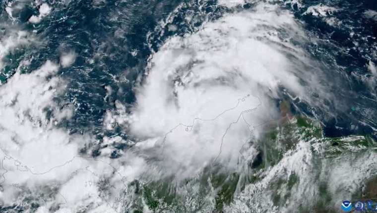 Imagen satelital de la tormenta tropical Julia sobre la costa norte de Colombia. (Foto Prensa Libre. AFP)